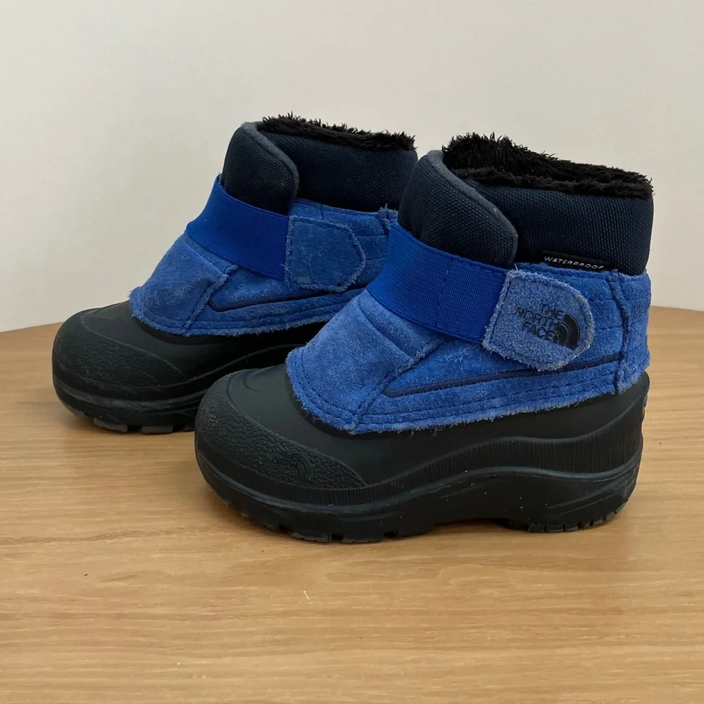 The North Face Boots (size 7)
